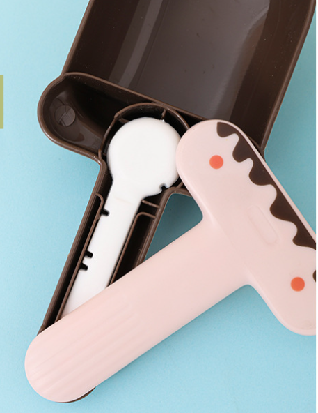 Snack Bag With Canned Spoon Embedded In Shovel Cat Dog Feeding Spoon Pet Supplies — product detail