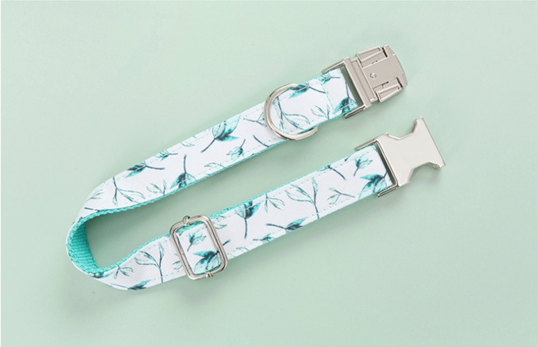 Leaf-Print Dog Collar & Leash — product detail