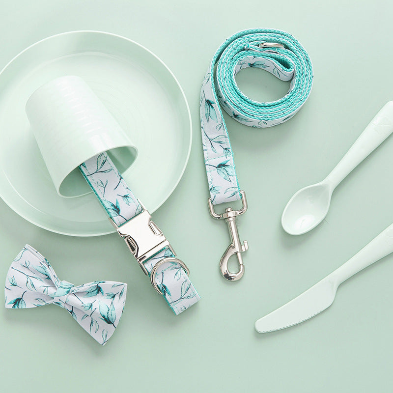 Leaf-Print Dog Collar & Leash — product detail