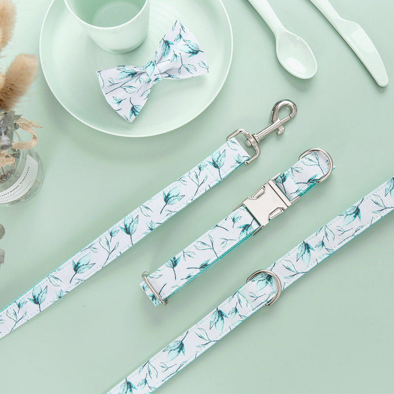 Leaf-Print Dog Collar & Leash — product detail